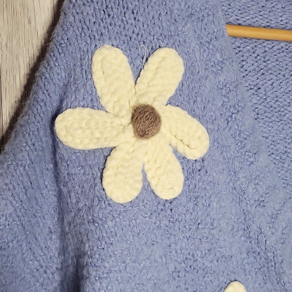 Threaded Leaf Womens Medium Knit Cardigan Crocheted Flower Oversized Cropped - Picture 4 of 9